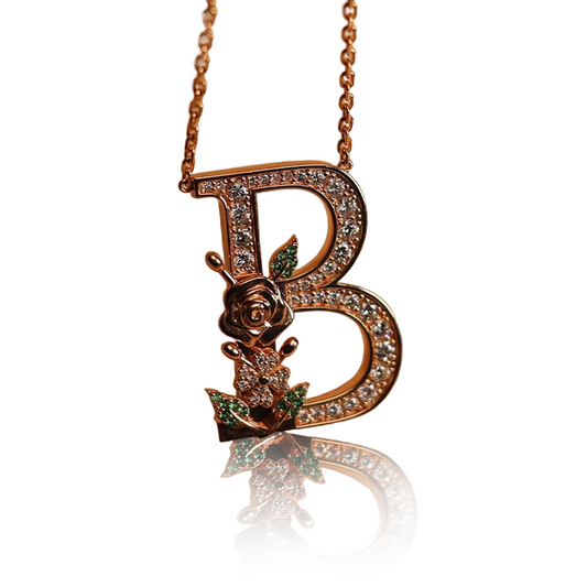 Lettre B personnalisée , sertie de diamants blancs et verts 22 grs d’or 18 k 4 cts dvvs1