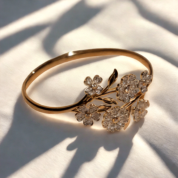 Bracelet Wild Flower en Or Jaune et Diamants 29.90 Gr / 18 k / 1.59 ct dvs1.